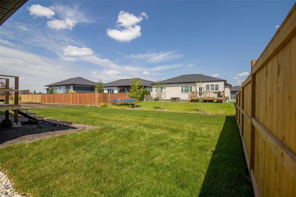 5 Bentley Bay, Steinbach, Manitoba  R5G 2Y5 - Photo 28 - 202613097