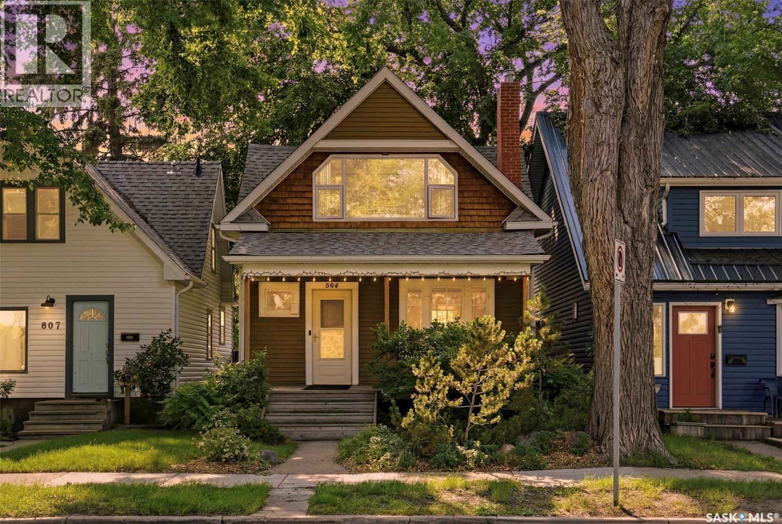 805 H AVENUE S, Saskatoon