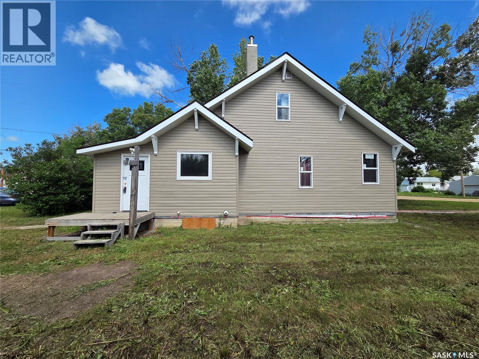 304 1st Avenue, Craik, Saskatchewan  S0G 0V0 - Photo 2 - SK042110
