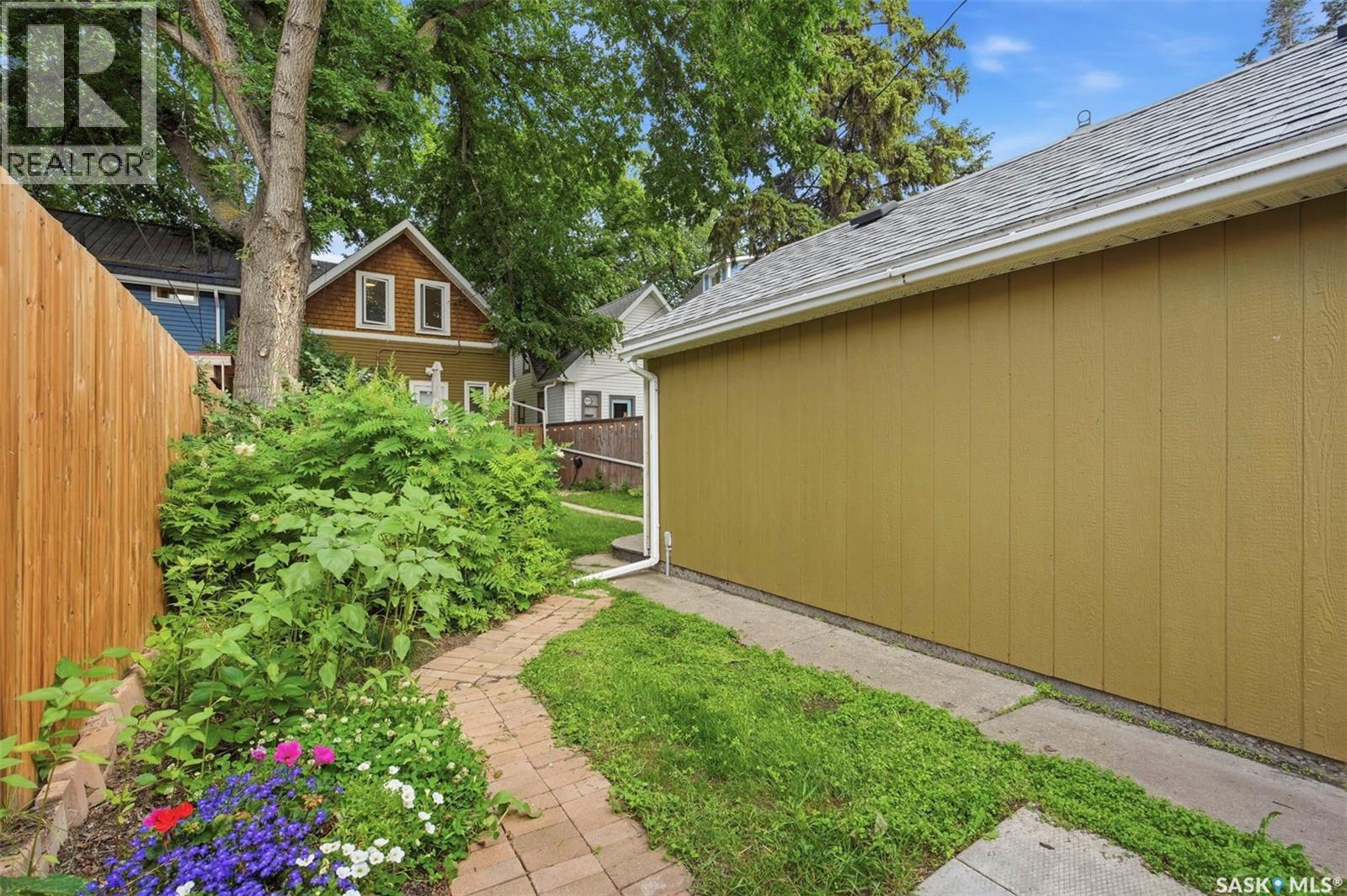 805 H Avenue S, Saskatoon, Saskatchewan  S7M 1X3 - Photo 29 - SK042096