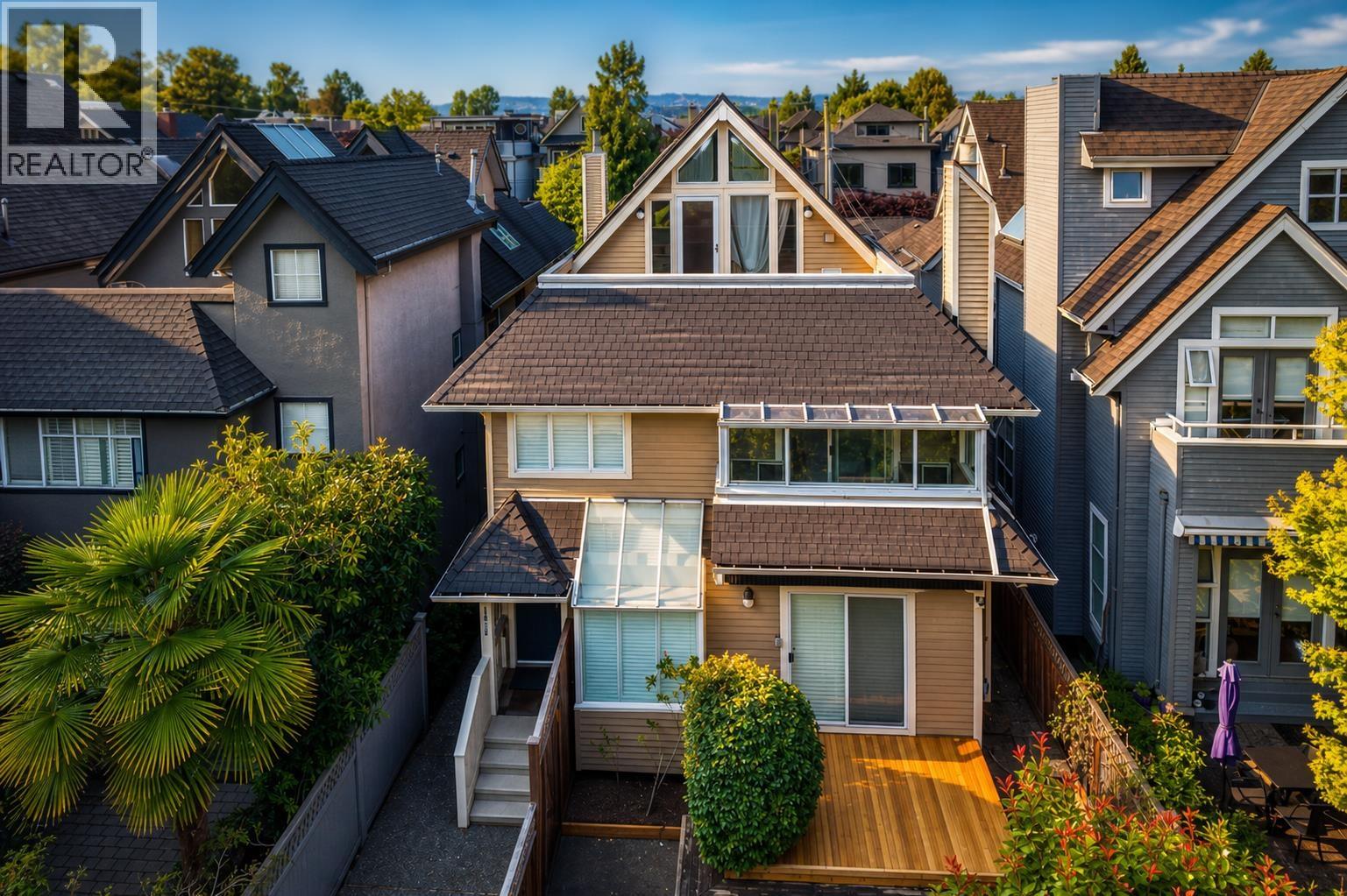 1921 CREELMAN AVENUE, Vancouver, British Columbia