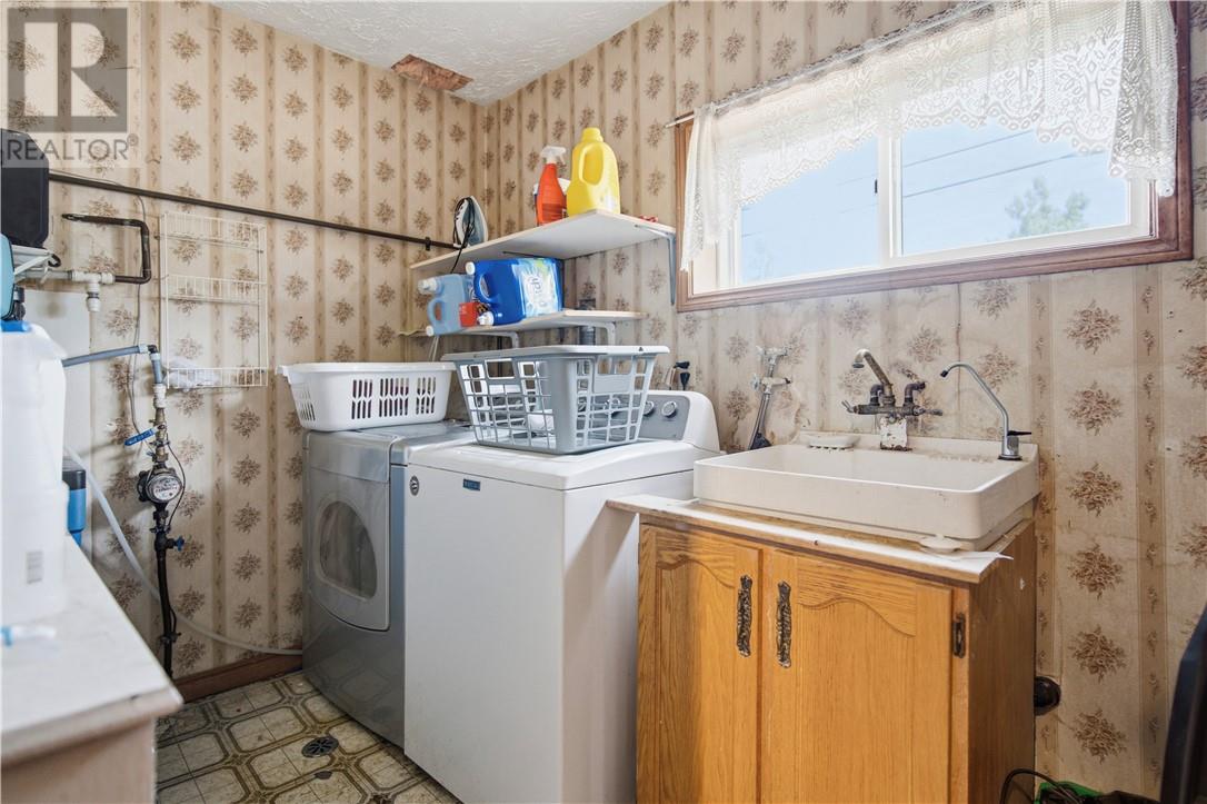 241 Woodward Avenue, Blind River, Ontario  P0R 1B0 - Photo 36 - 2129044