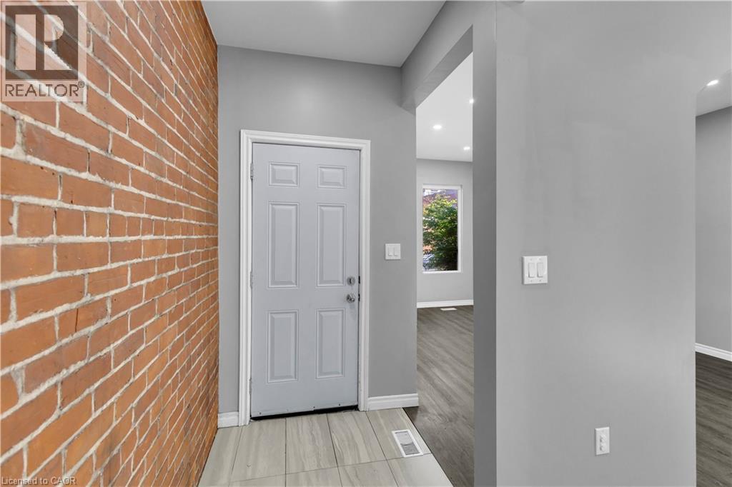 268 West Avenue N, Hamilton, Ontario  L8L 5C9 - Photo 3 - 40846805