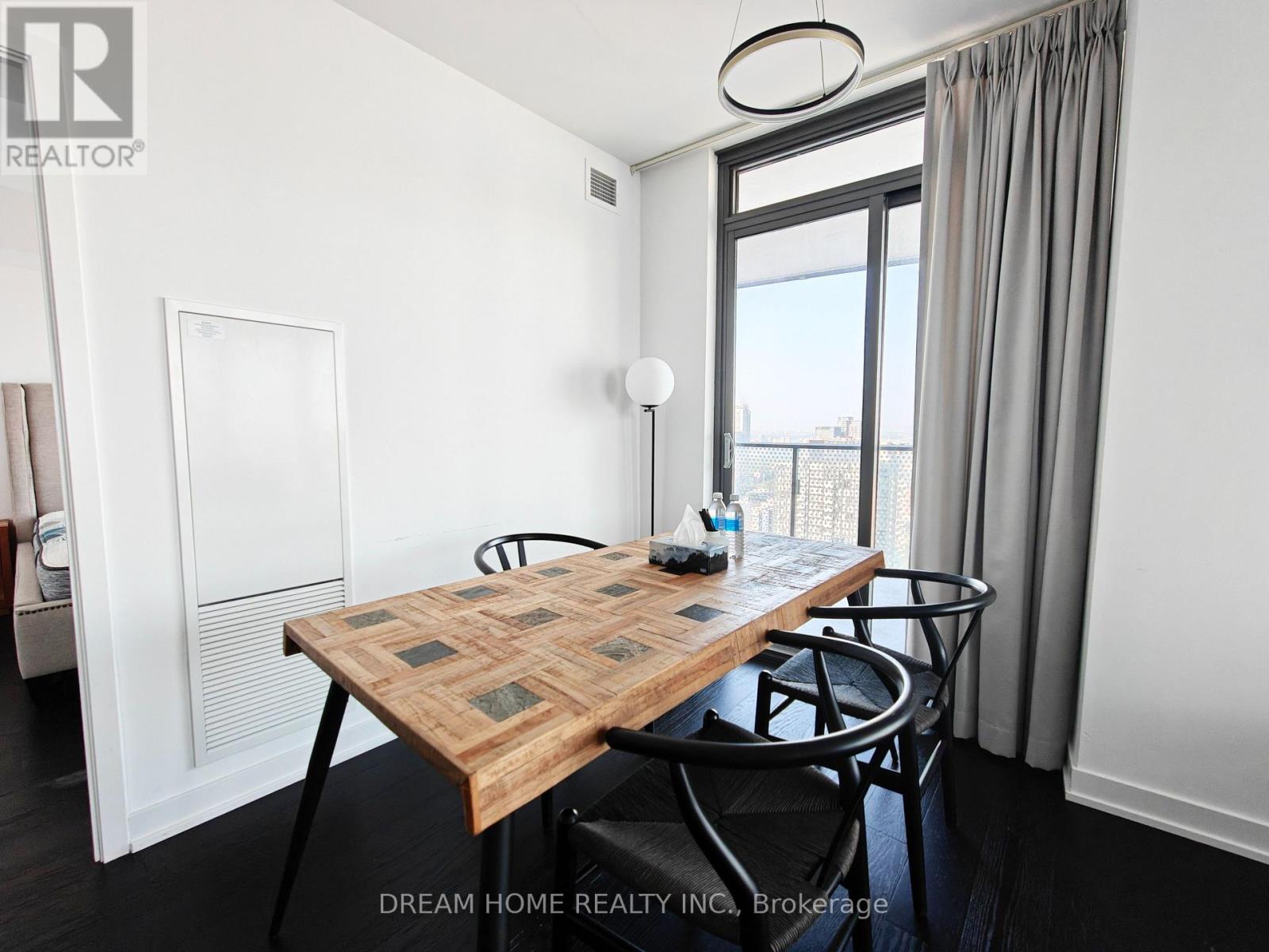 3902 - 11 Wellesley Street W, Toronto, Ontario  M4Y 0G4 - Photo 10 - C13544950