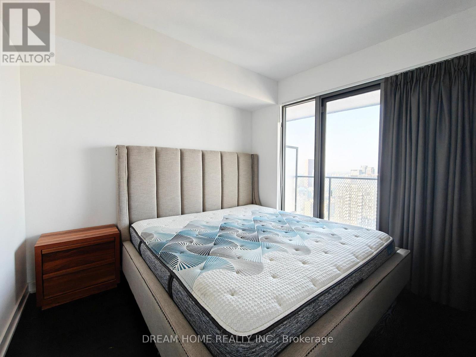 3902 - 11 Wellesley Street W, Toronto, Ontario  M4Y 0G4 - Photo 11 - C13544950