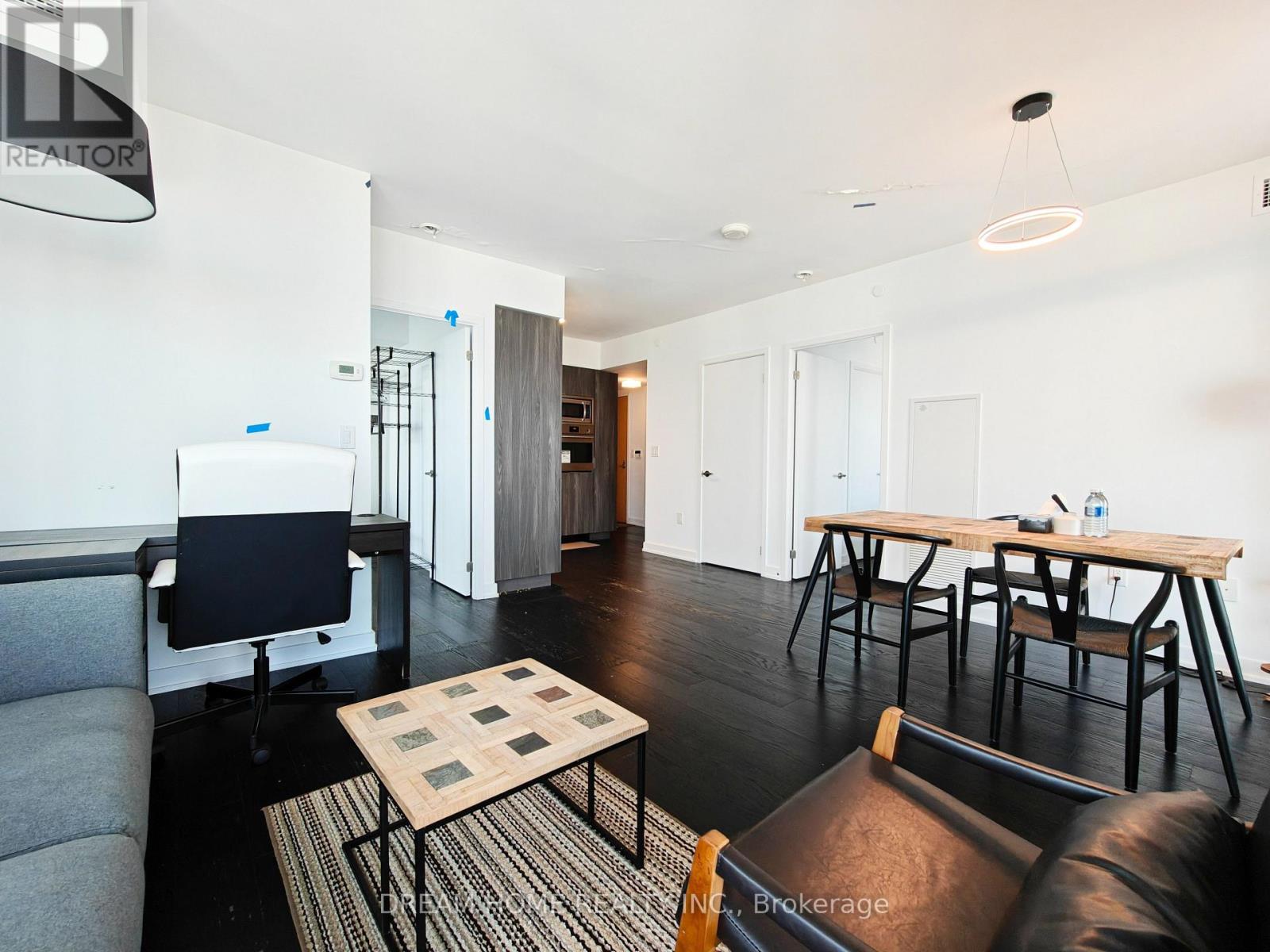 3902 - 11 Wellesley Street W, Toronto, Ontario  M4Y 0G4 - Photo 3 - C13544950