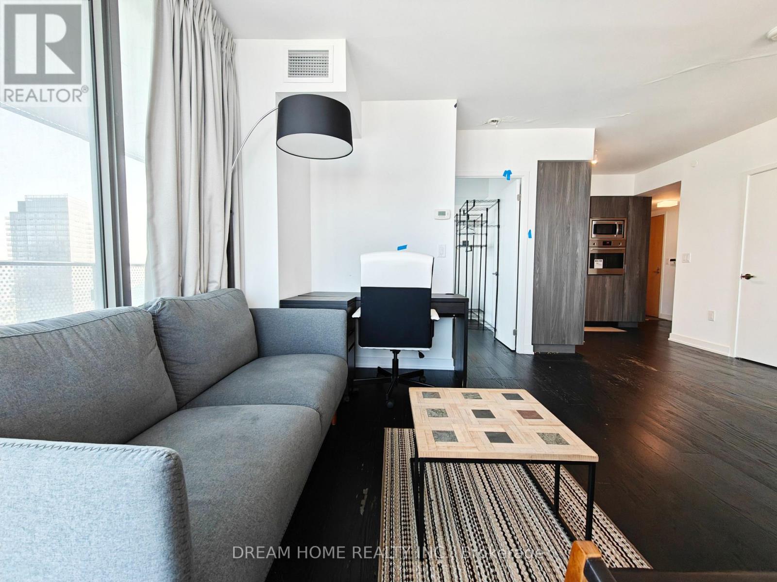 3902 - 11 Wellesley Street W, Toronto, Ontario  M4Y 0G4 - Photo 4 - C13544950