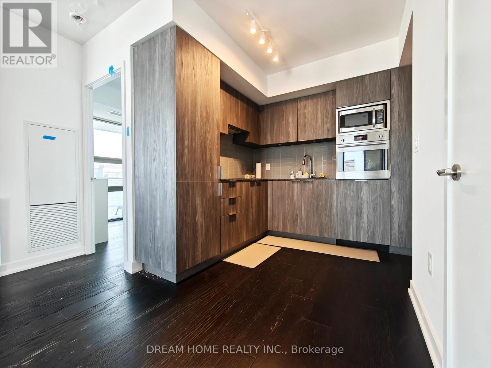 3902 - 11 Wellesley Street W, Toronto, Ontario  M4Y 0G4 - Photo 5 - C13544950