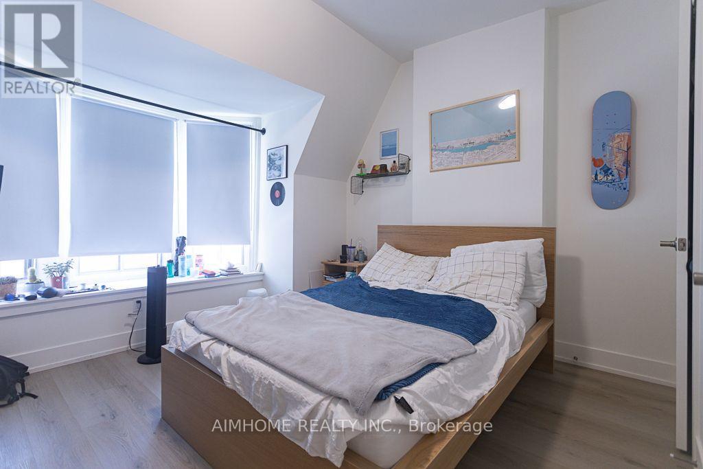 6 Macklem Avenue, Toronto, Ontario  M6J 3M2 - Photo 14 - C13544960