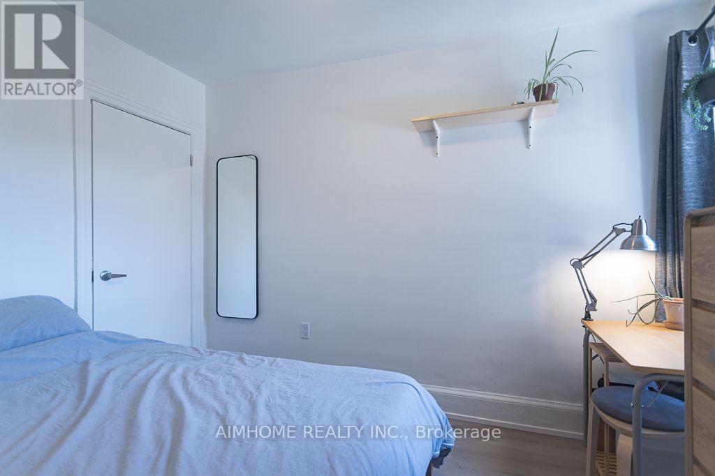 6 Macklem Avenue, Toronto, Ontario  M6J 3M2 - Photo 19 - C13544960