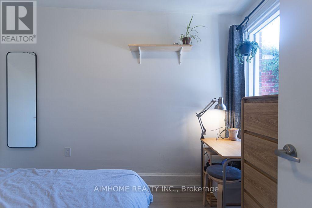6 Macklem Avenue, Toronto, Ontario  M6J 3M2 - Photo 20 - C13544960