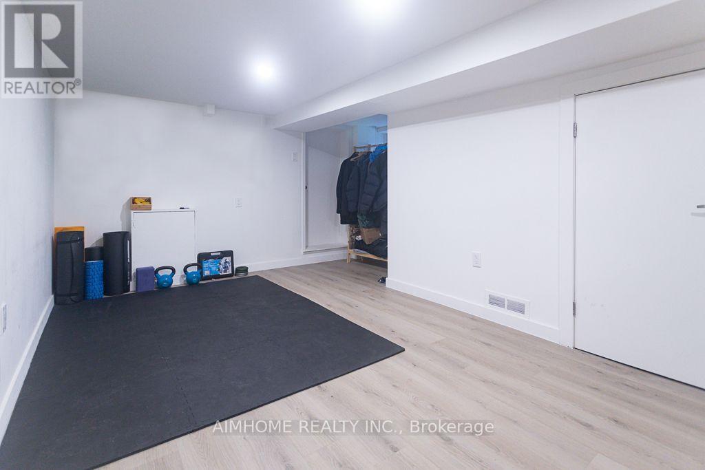 6 Macklem Avenue, Toronto, Ontario  M6J 3M2 - Photo 24 - C13544960