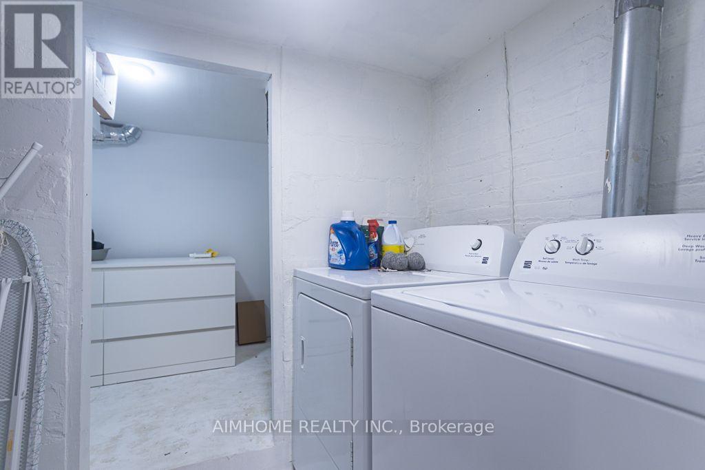 6 Macklem Avenue, Toronto, Ontario  M6J 3M2 - Photo 28 - C13544960