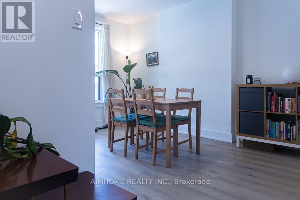 6 Macklem Avenue, Toronto, Ontario  M6J 3M2 - Photo 4 - C13544960