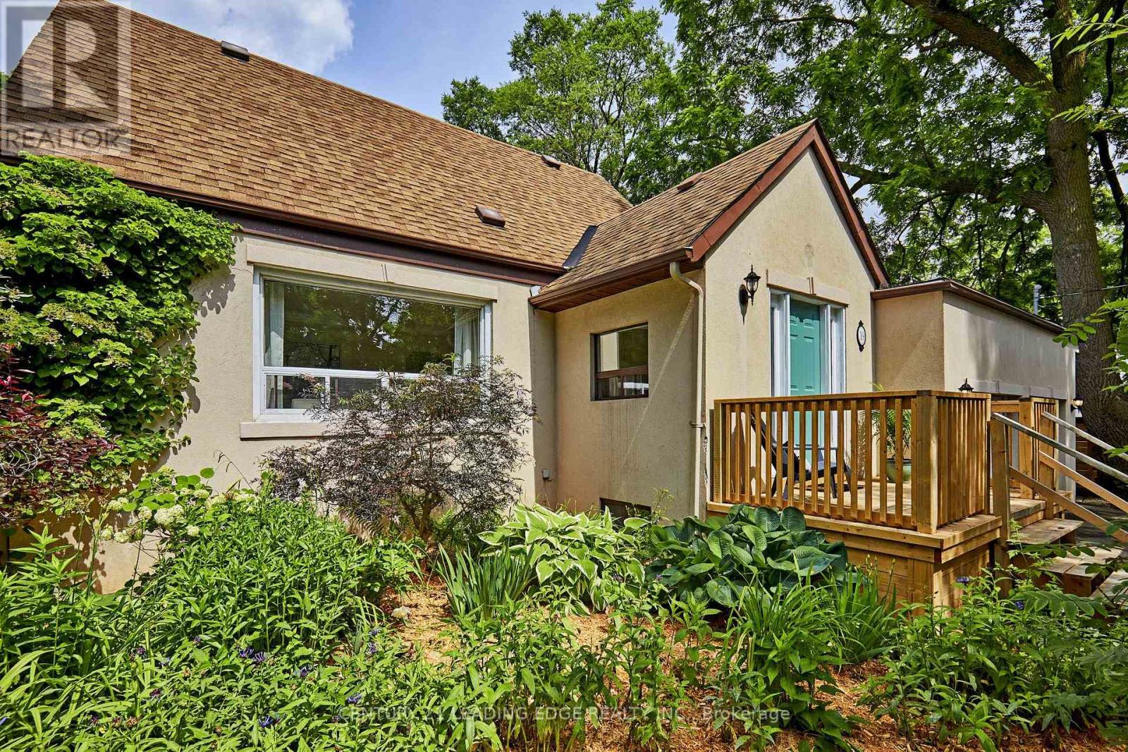 19 Scarboro Crescent, Toronto, Ontario  M1M 2J3 - Photo 2 - E13545076