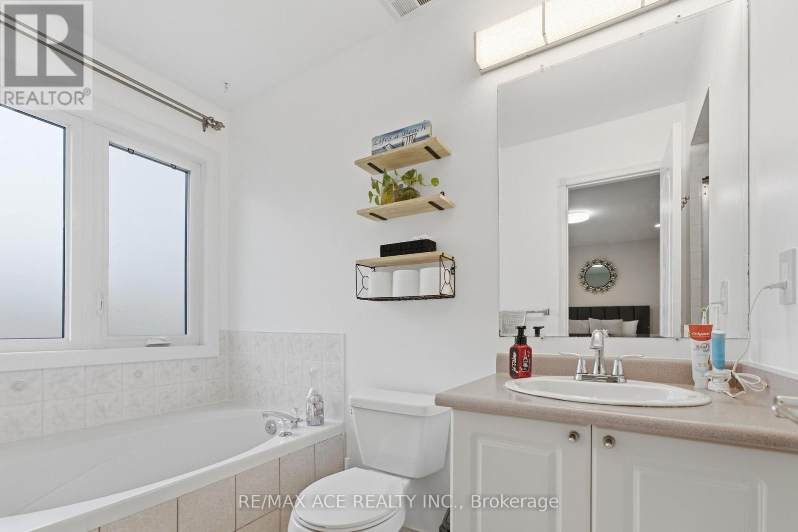 1563 Nipissing Court, Pickering, Ontario  L1V 6T9 - Photo 31 - E13545112