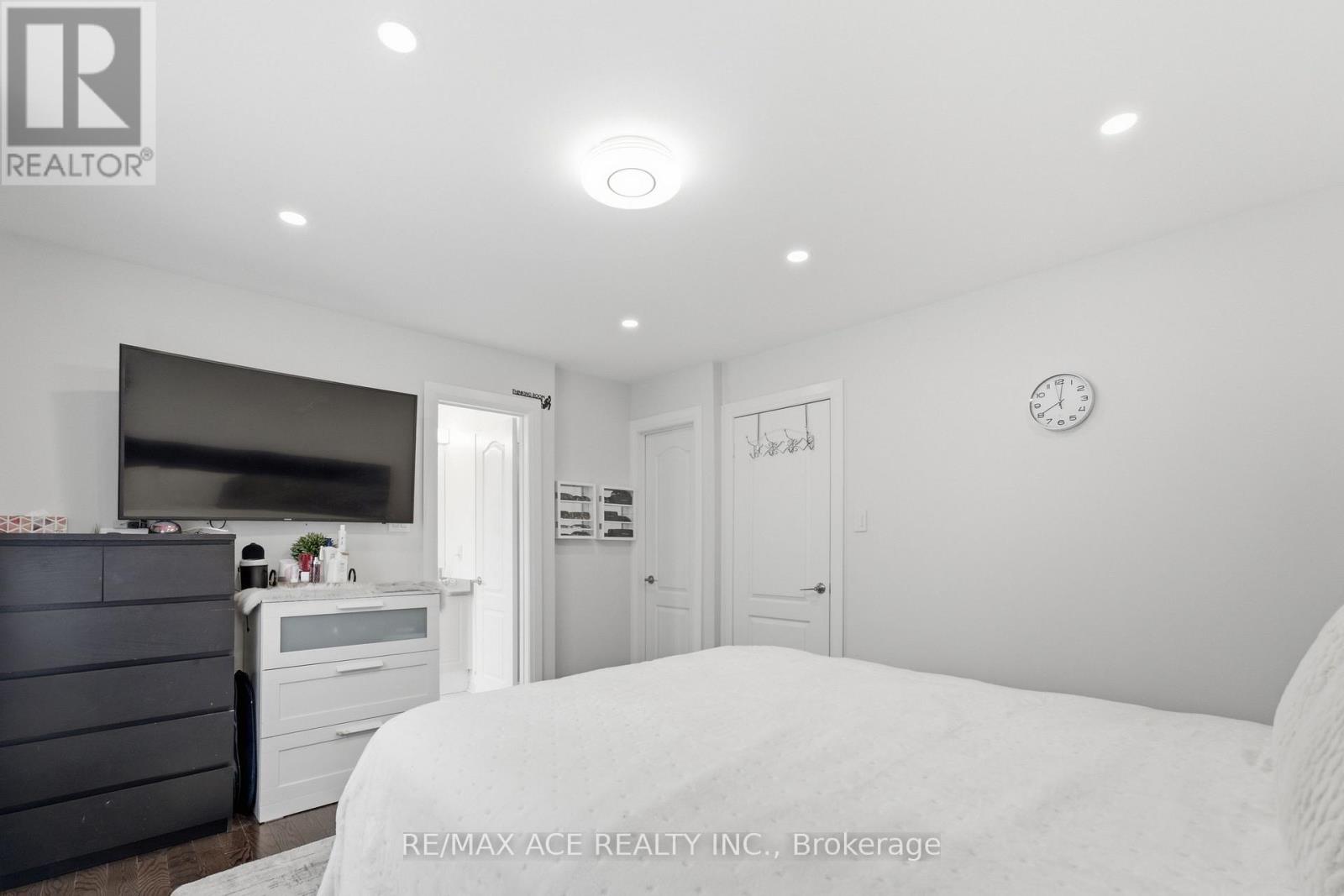 1563 Nipissing Court, Pickering, Ontario  L1V 6T9 - Photo 32 - E13545112