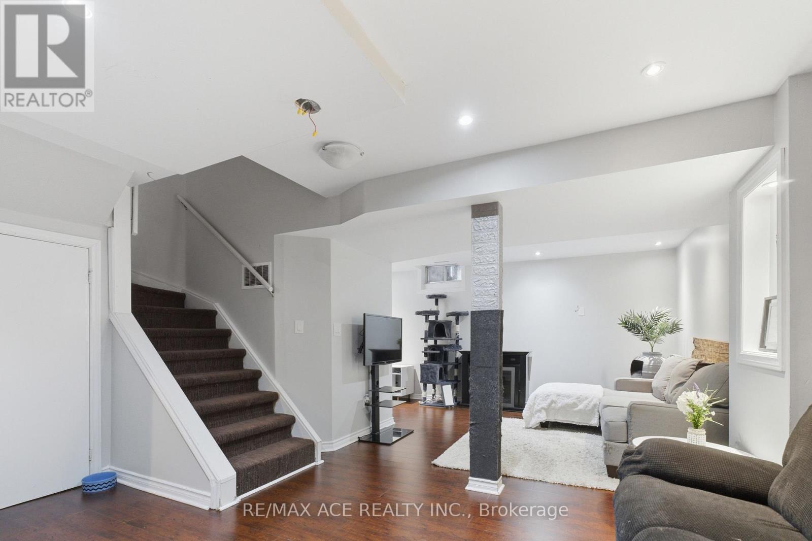 1563 Nipissing Court, Pickering, Ontario  L1V 6T9 - Photo 37 - E13545112