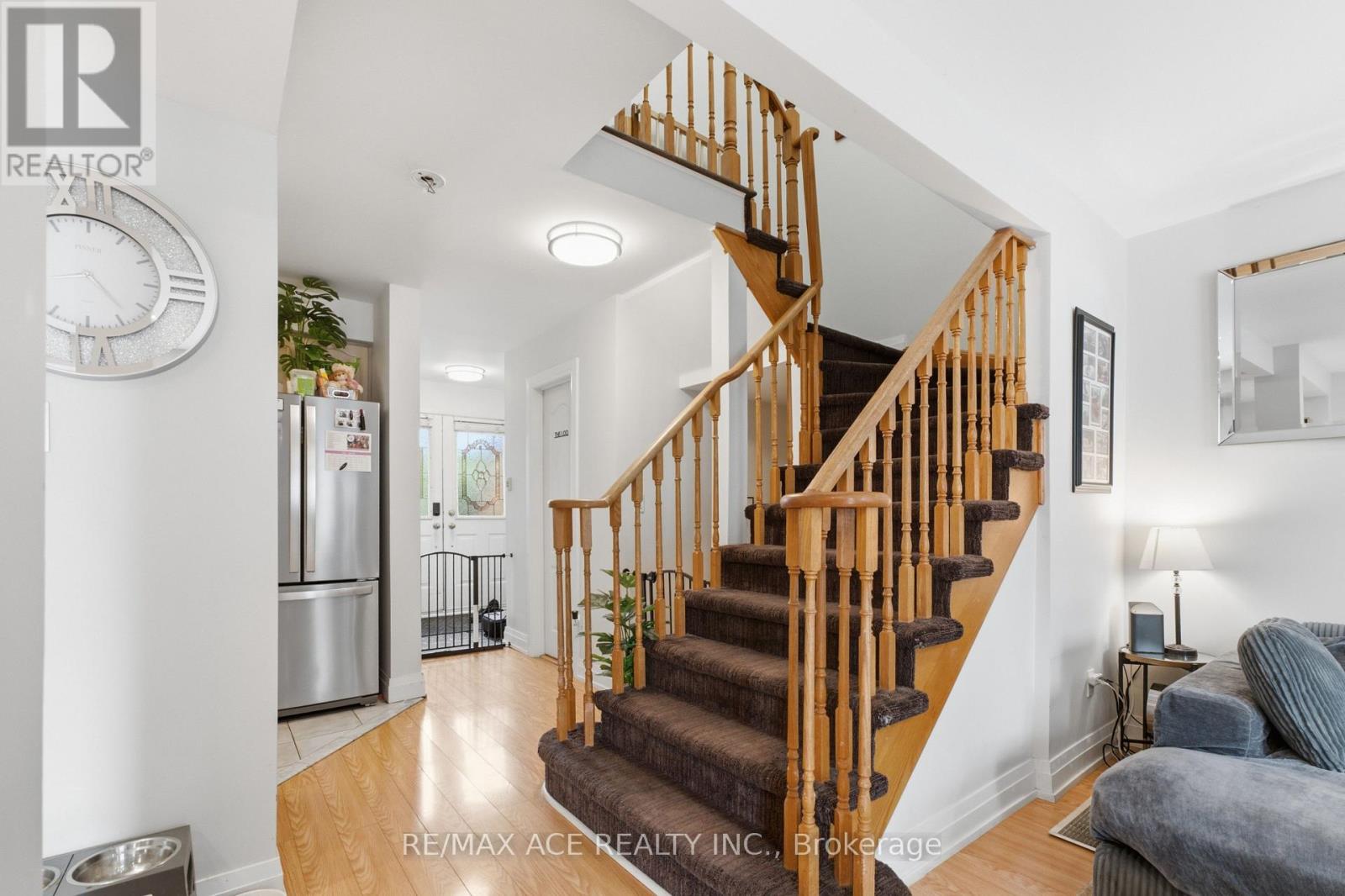 1563 Nipissing Court, Pickering, Ontario  L1V 6T9 - Photo 8 - E13545112