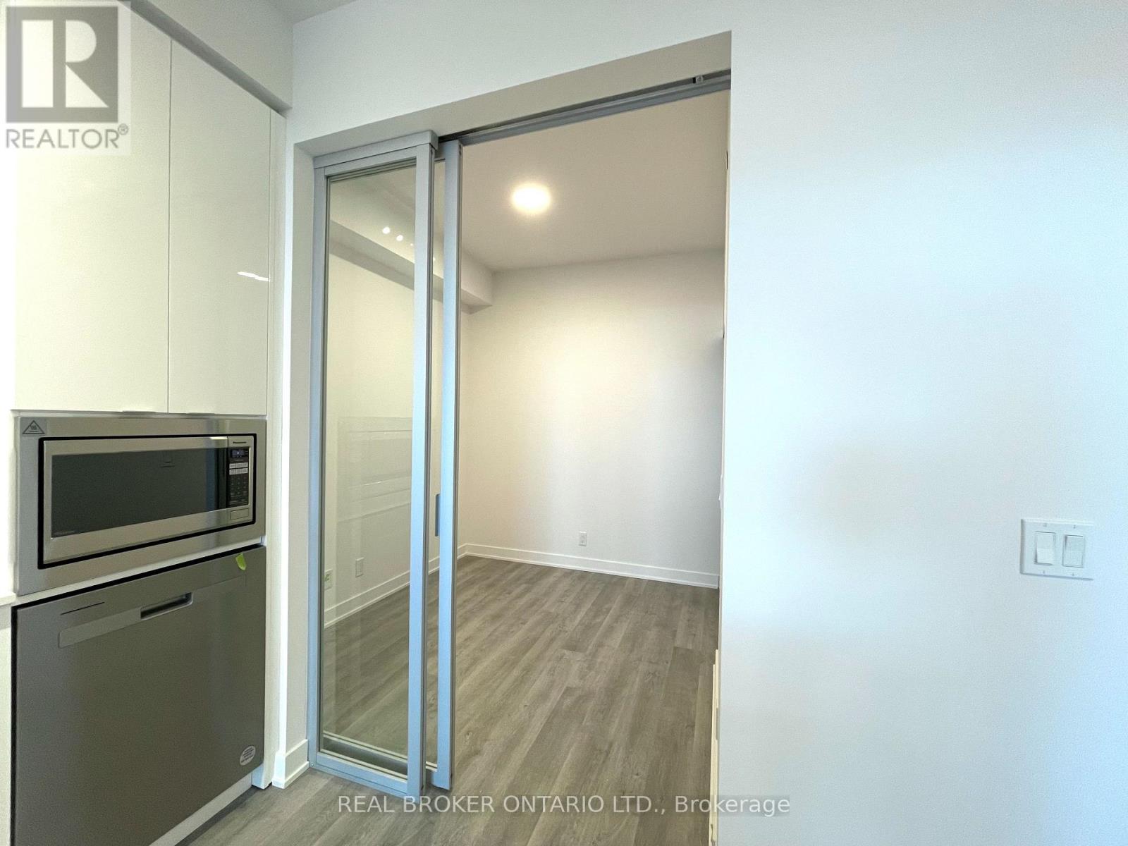 2009 - 50 Upper Mall Way, Vaughan, Ontario L4J 0L8 - Photo 11 - N13545100