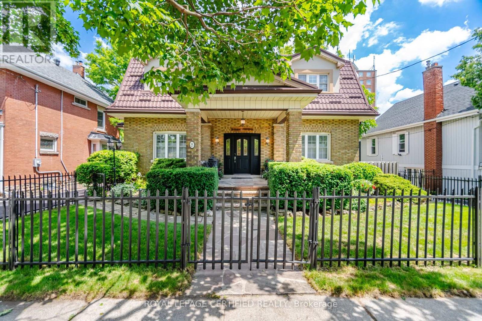 8 ELIZABETH STREET S, Brampton (Downtown Brampton)