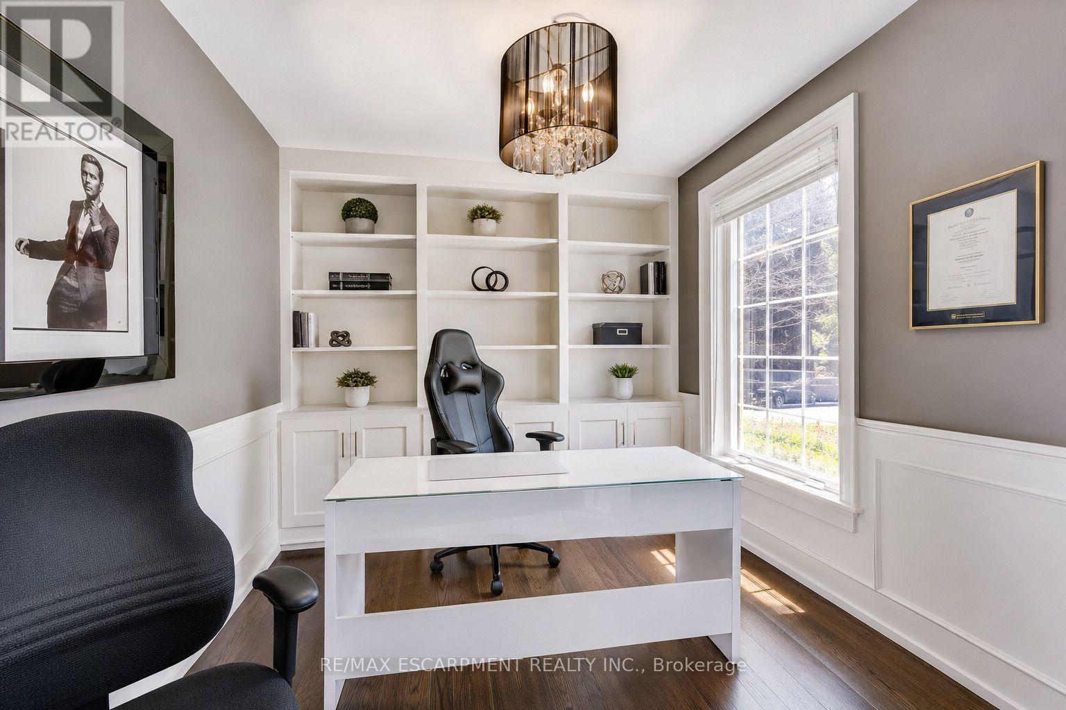 1251 Lakeshore Road E, Oakville, Ontario  L6J 1L5 - Photo 18 - W13544916