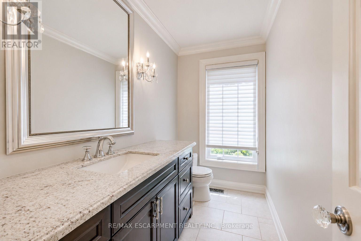 1251 Lakeshore Road E, Oakville, Ontario  L6J 1L5 - Photo 19 - W13544916