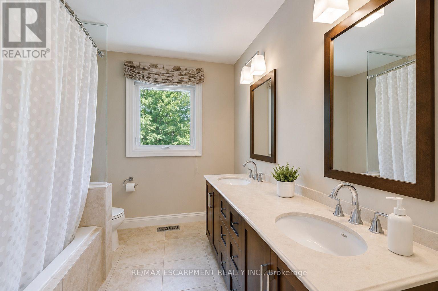 1251 Lakeshore Road E, Oakville, Ontario  L6J 1L5 - Photo 30 - W13544916