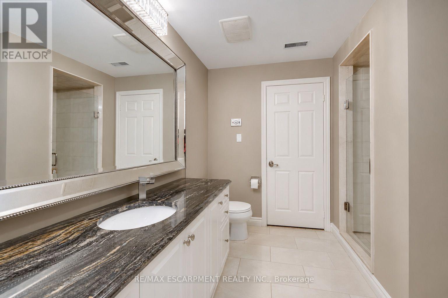 1251 Lakeshore Road E, Oakville, Ontario  L6J 1L5 - Photo 34 - W13544916