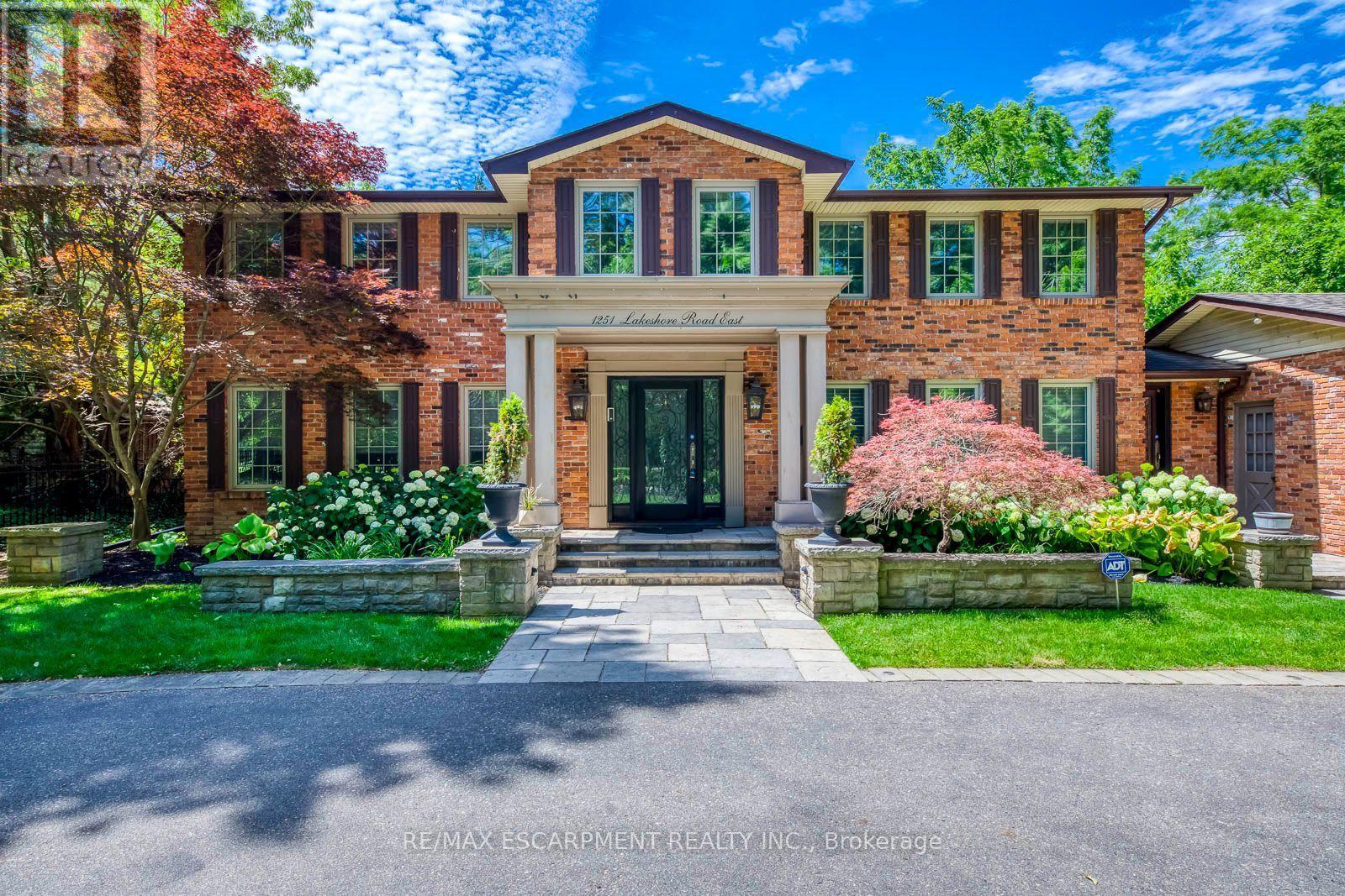 1251 Lakeshore Road E, Oakville, Ontario  L6J 1L5 - Photo 4 - W13544916
