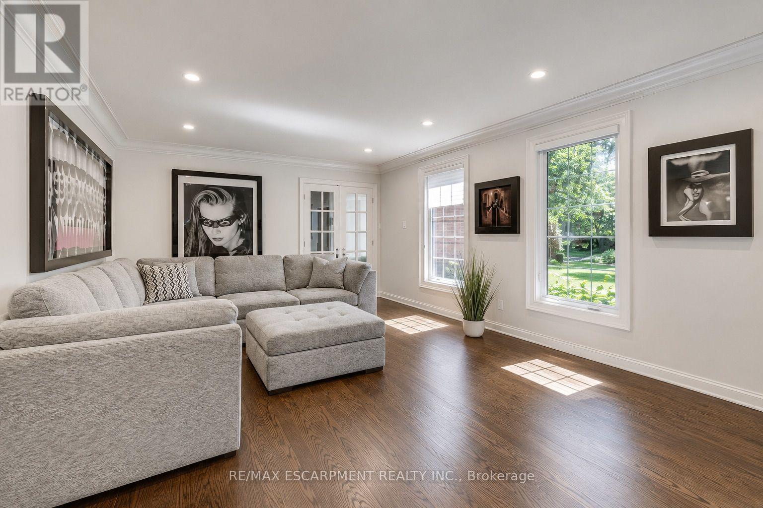 1251 Lakeshore Road E, Oakville, Ontario  L6J 1L5 - Photo 7 - W13544916