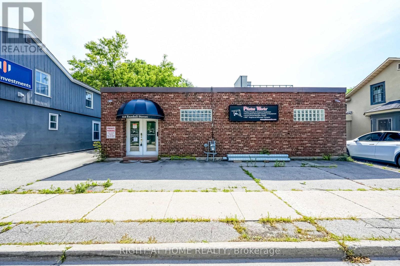214 Randall Street, Oakville, Ontario L6J 1P7 - Photo 2 - W13544990