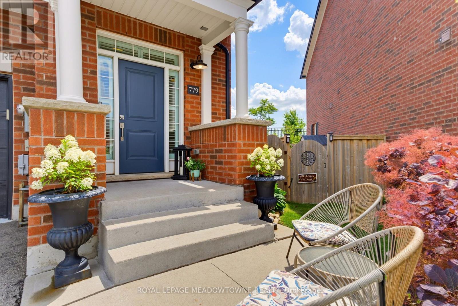 779 Banks Crescent, Milton, Ontario  L9T 9A3 - Photo 3 - W13545192