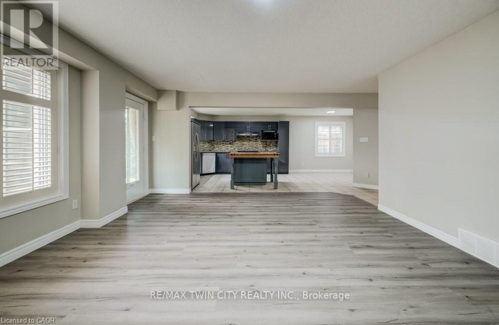 123 Forest Edge Trail, Kitchener, Ontario  N2P 2L8 - Photo 7 - X13544928