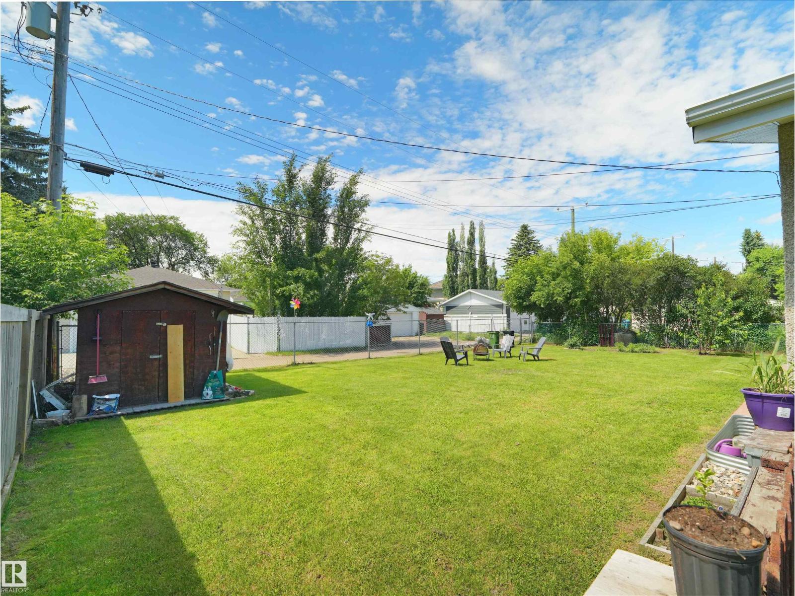 9256 75 St NW, Edmonton, Alberta  T6C 2H4 - Photo 5 - E4497957