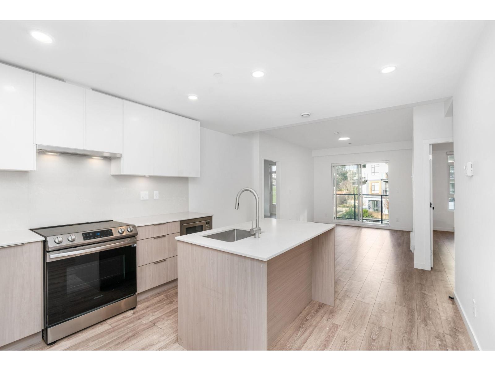 209 13969 96 Avenue, Surrey, British Columbia  V3T 4M2 - Photo 2 - R3144271