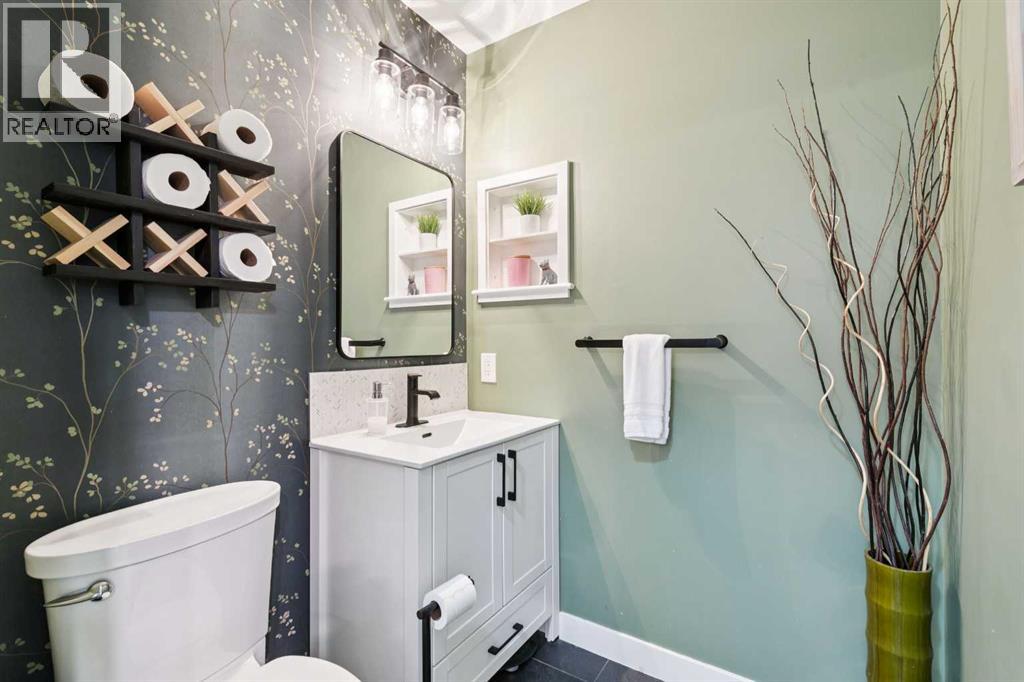 272 Woodfield Road SW, Calgary, Alberta  T2W 3V9 - Photo 20 - A2327693