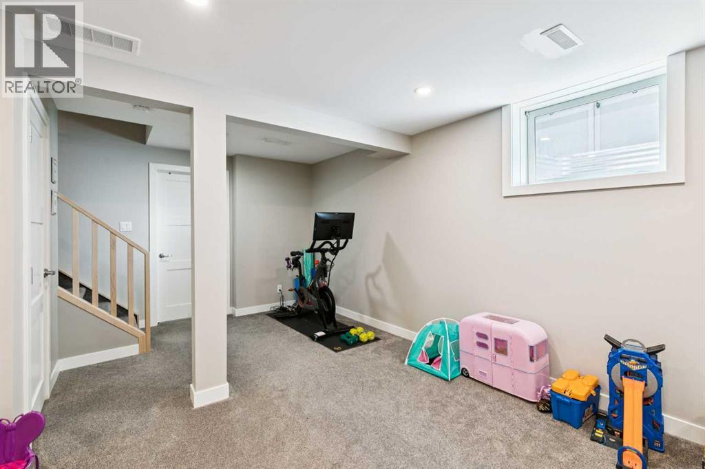 272 Woodfield Road SW, Calgary, Alberta  T2W 3V9 - Photo 32 - A2327693