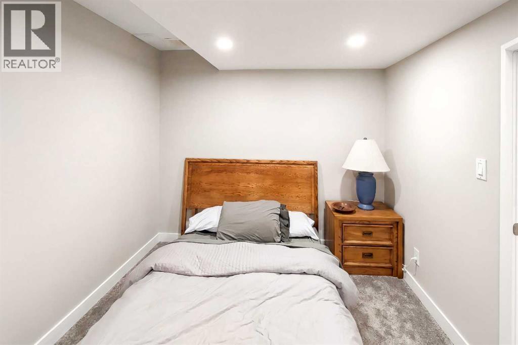 272 Woodfield Road SW, Calgary, Alberta  T2W 3V9 - Photo 35 - A2327693