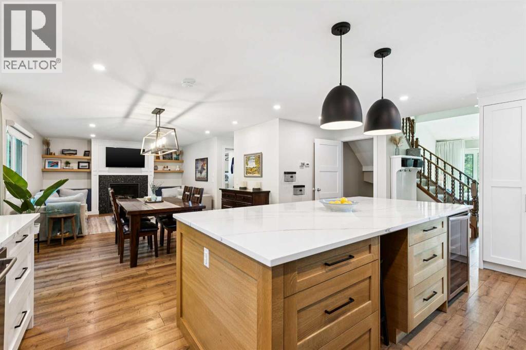 272 Woodfield Road SW, Calgary, Alberta  T2W 3V9 - Photo 7 - A2327693