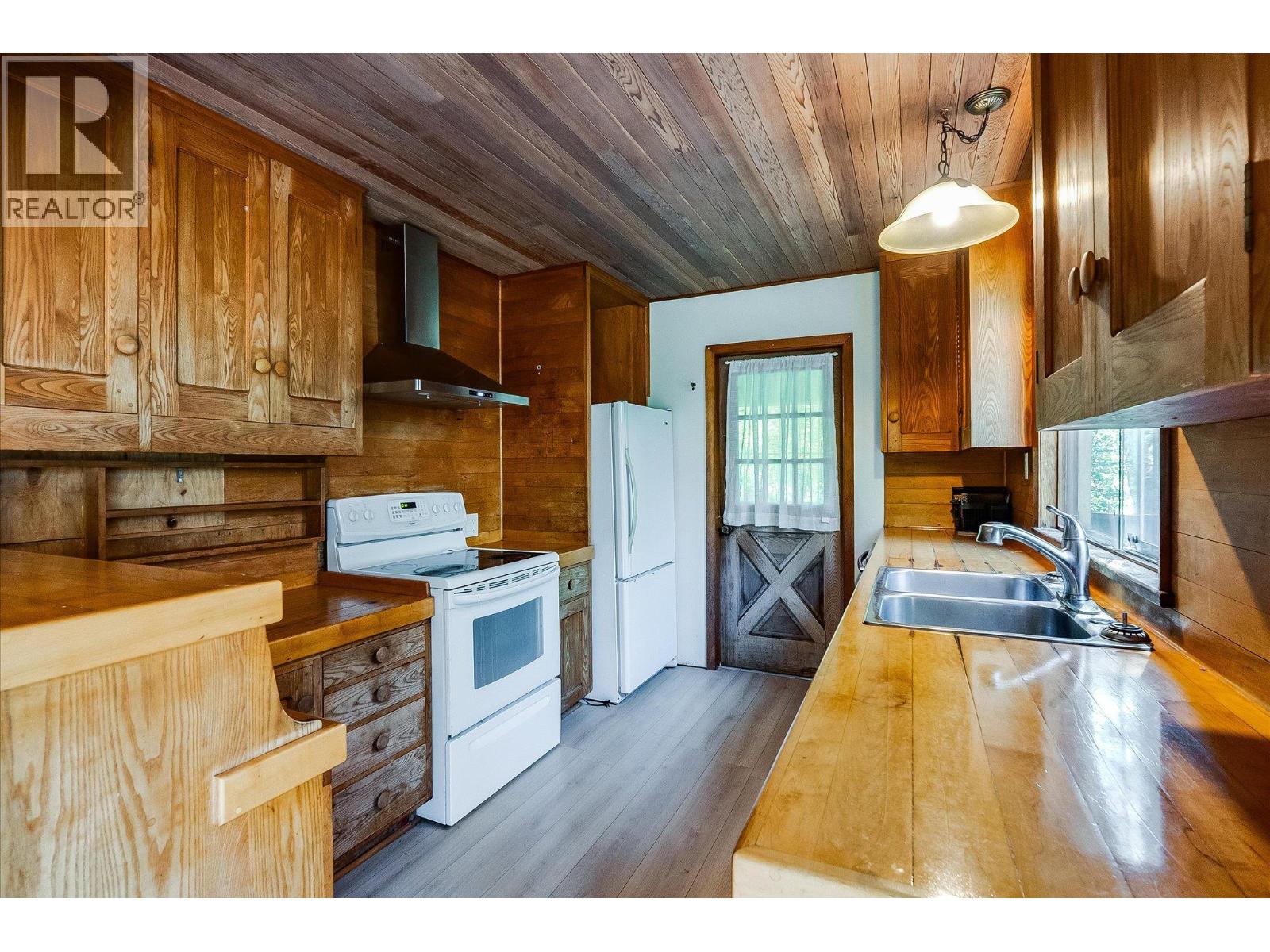 3457 South Slocan Village Road, Bonnington, British Columbia V0G 2G2 - Photo 11 - 10393735