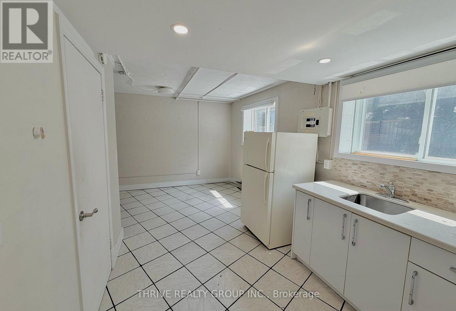 9 - 153 Godfrey Drive, London East, Ontario  N5V 2E8 - Photo 5 - X13545308