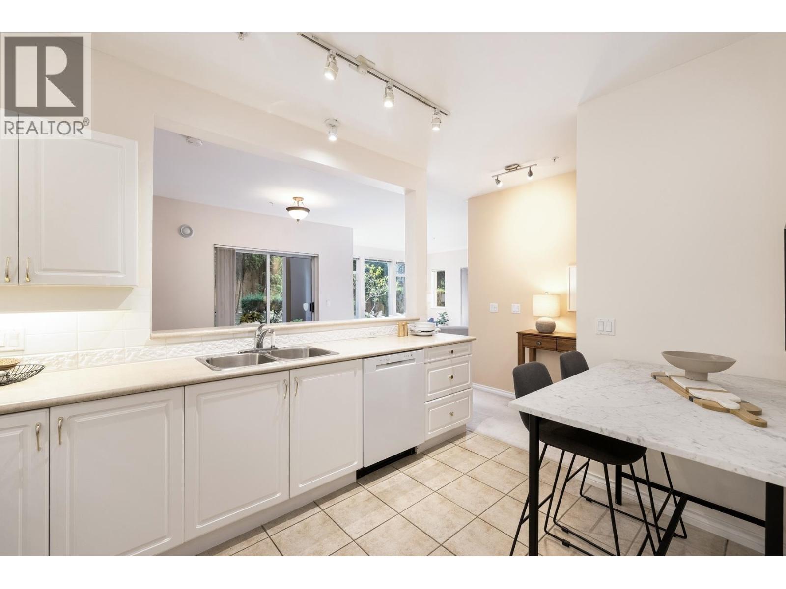 206 678 W Queens Road, North Vancouver, British Columbia  V7N 2L3 - Photo 19 - R3144681