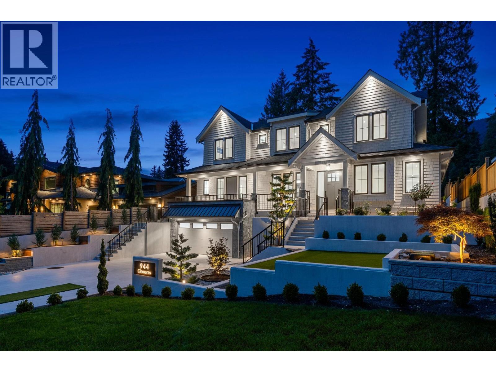 944 Clements Avenue, North Vancouver, British Columbia  V7R 2K7 - Photo 3 - R3144673