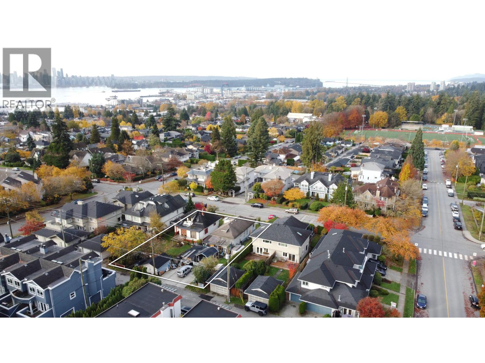 1628 &1632 Mahon Avenue, North Vancouver, British Columbia  V7M 2S8 - Photo 2 - C8080290