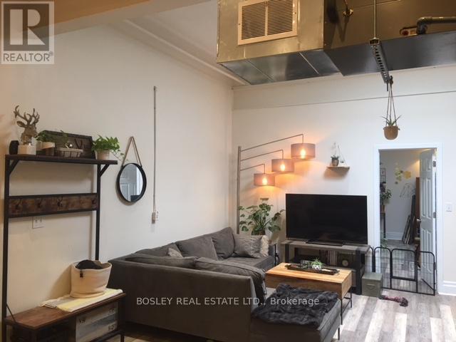 203 - 137 Roncesvalles Avenue, Toronto, Ontario  M6R 2L2 - Photo 2 - W13543420