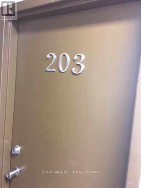 203 - 137 Roncesvalles Avenue, Toronto, Ontario  M6R 2L2 - Photo 12 - W13543420
