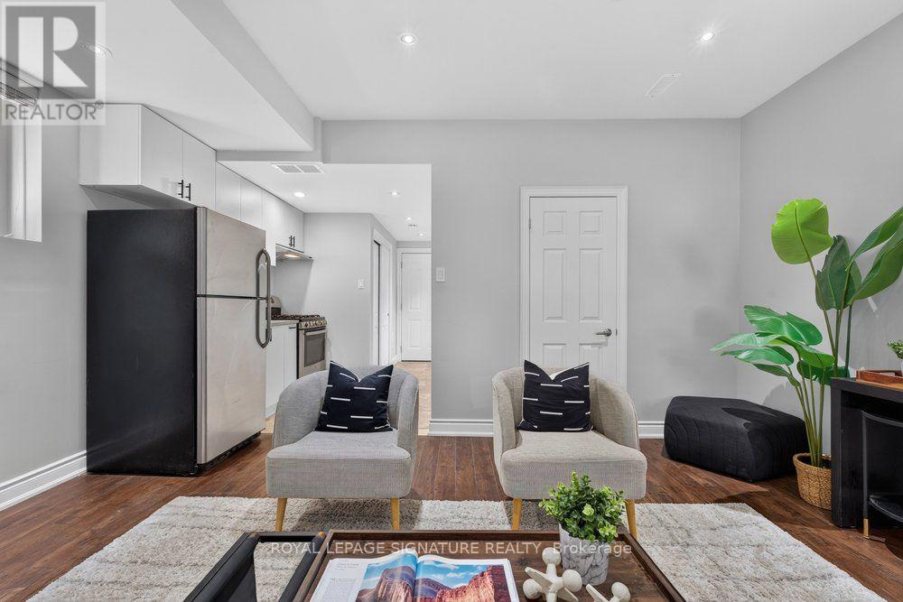 Lower - 61b Bexhill Avenue, Toronto, Ontario M1L 3B7 - Photo 7 - E13545340