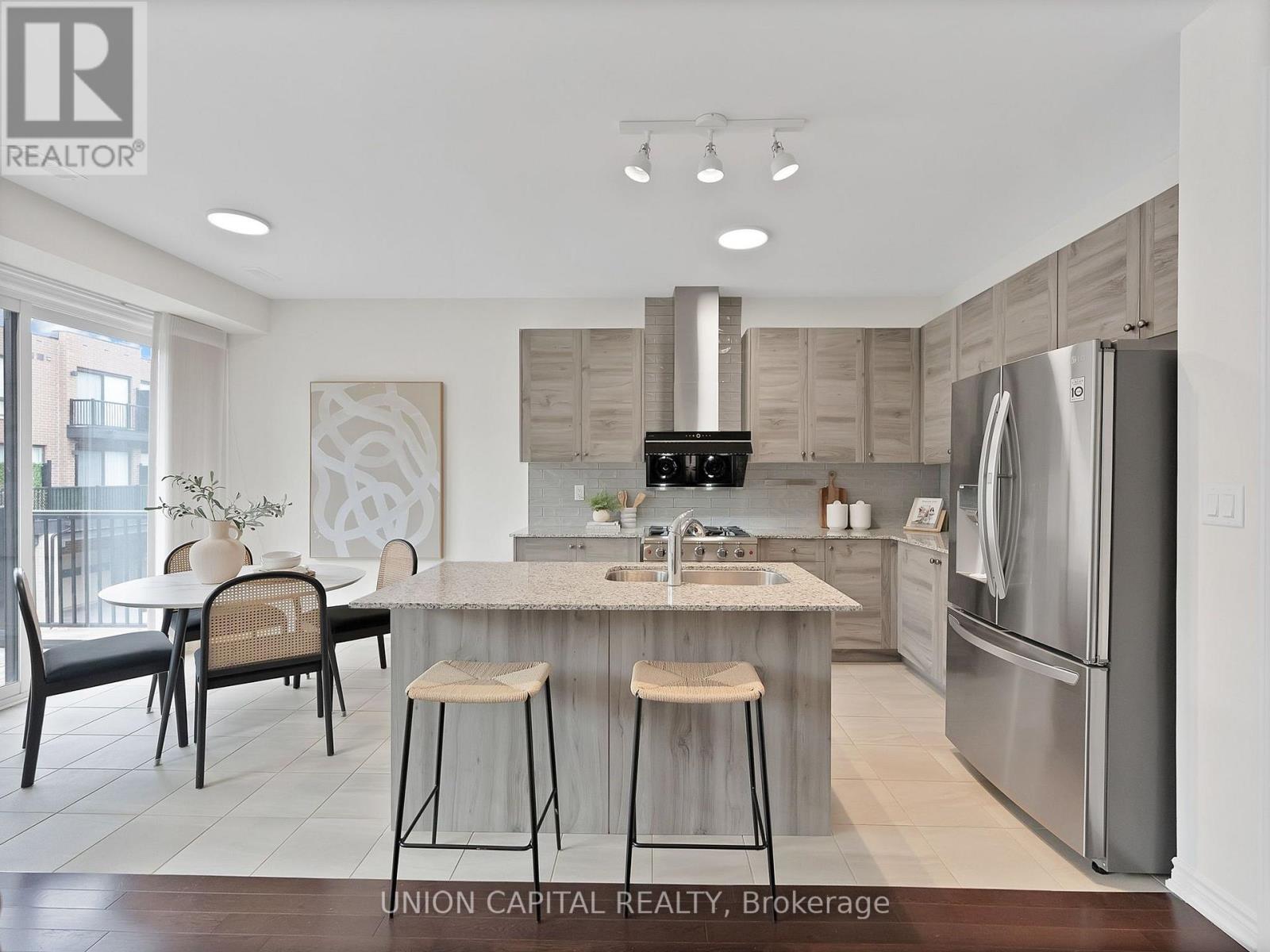 45 Lord Melborne Street, Markham, Ontario  L6C 0Z6 - Photo 6 - N13545238