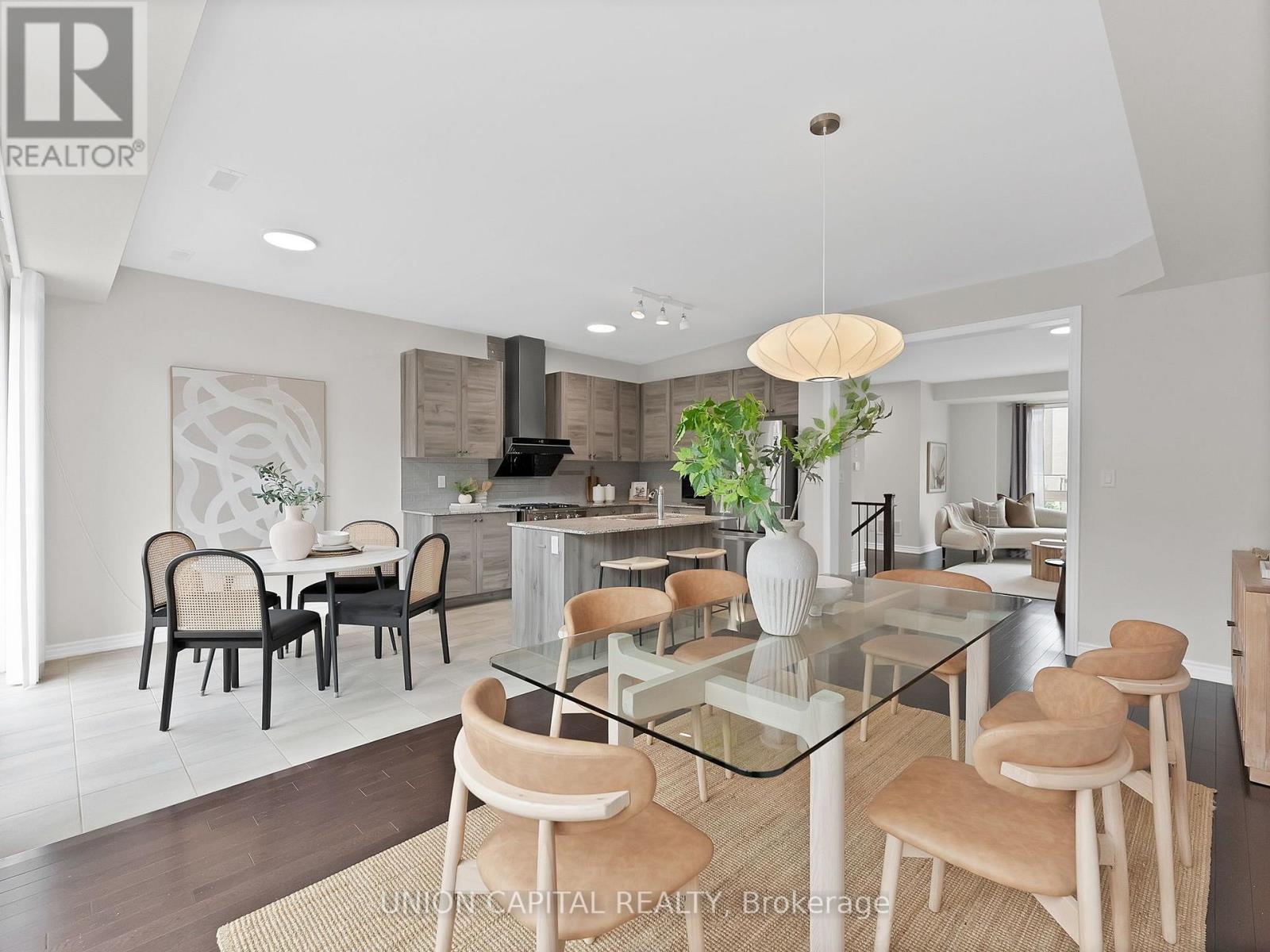 45 Lord Melborne Street, Markham, Ontario  L6C 0Z6 - Photo 8 - N13545238